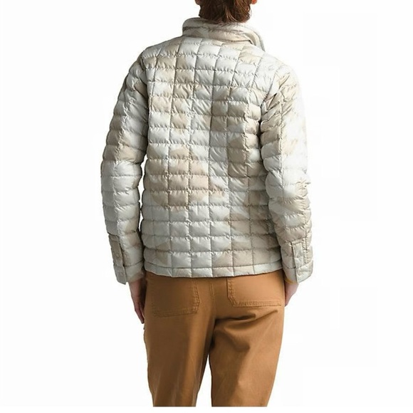 The North Face Women's
ThermoBall Eco Snap Jacket-Size Medium-Dove Grey Camo - Picture 2 of 15